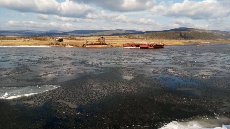 В Приангарье из-за низкого уровня воды в реке Лене закрыто два понтонных моста